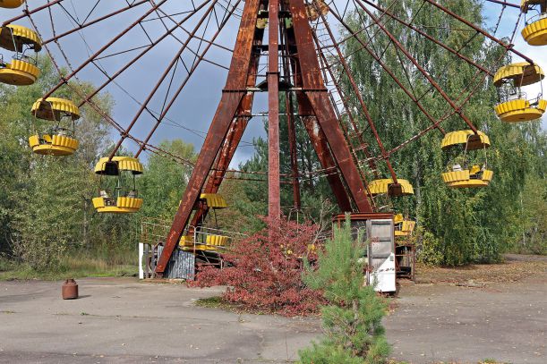 Lunapark - 15 strašidelných fotek z Černobylu a Pripjati 30 let po jaderné havárii Lunapark - 15 strašidelných fotek z Černobylu a Pripjati 30 let po jaderné havárii